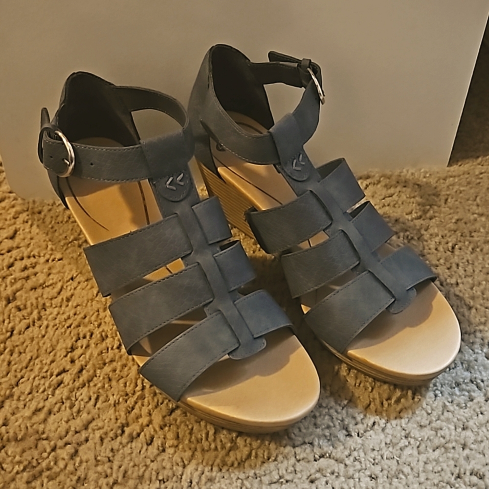 Dr. Scholls Esque